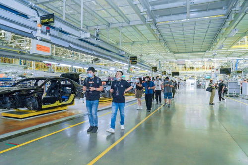 揭秘中國(guó)汽車智造 極能探秘 進(jìn)階之旅 媒體探訪張家口領(lǐng)克工廠